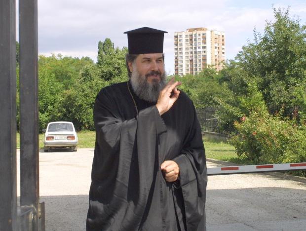 Инокентий иска Църковно-народен събор да изгони владиците агенти