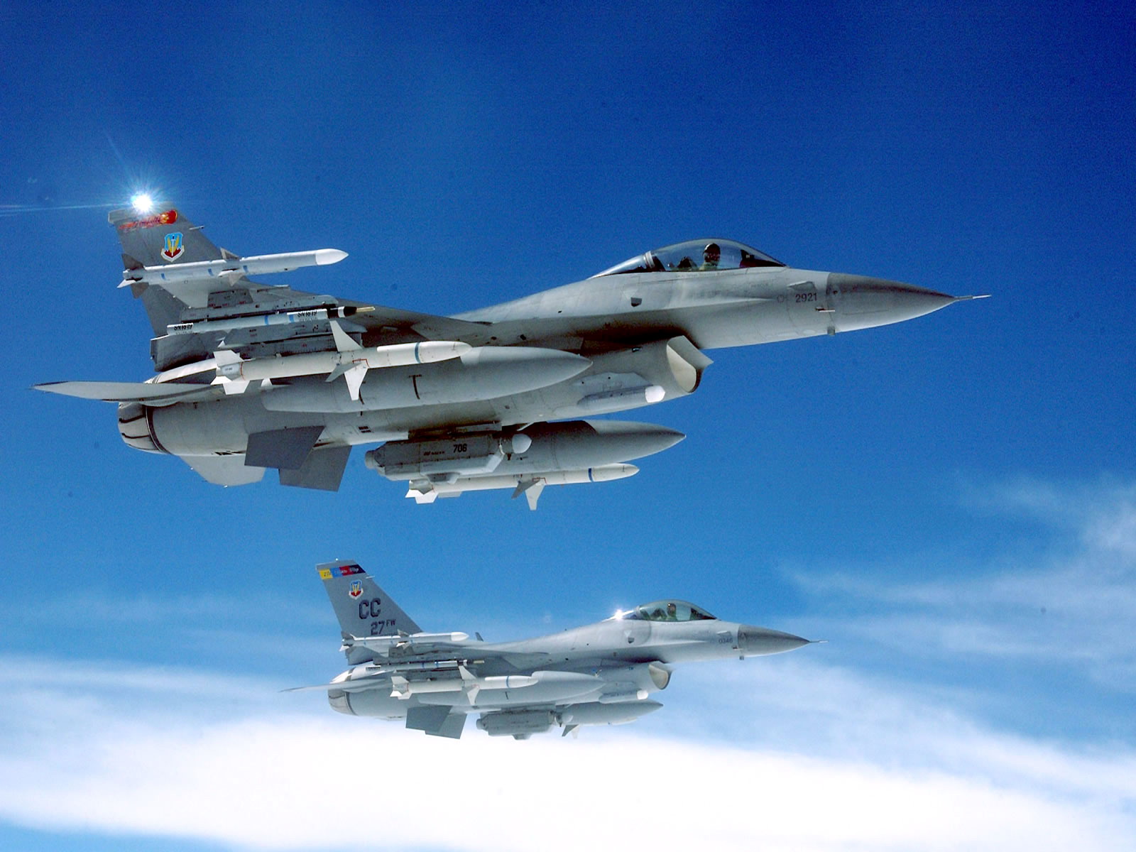Хилъри с оферта за стари F-16