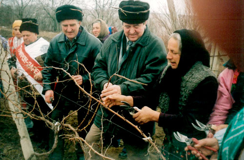 Отбелязваме Трифон Зарезан