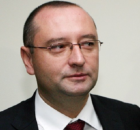 Спецсъдът иска да чете предварително статиите за него