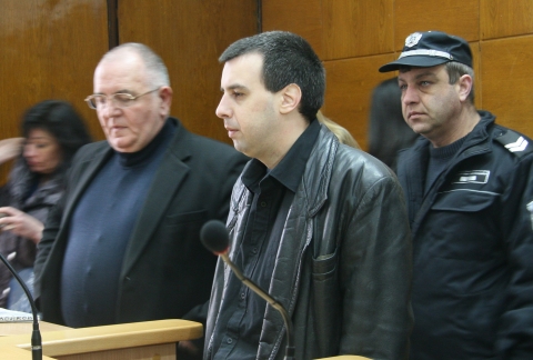 2 г. и 8 месеца затвор за педофила Лойков