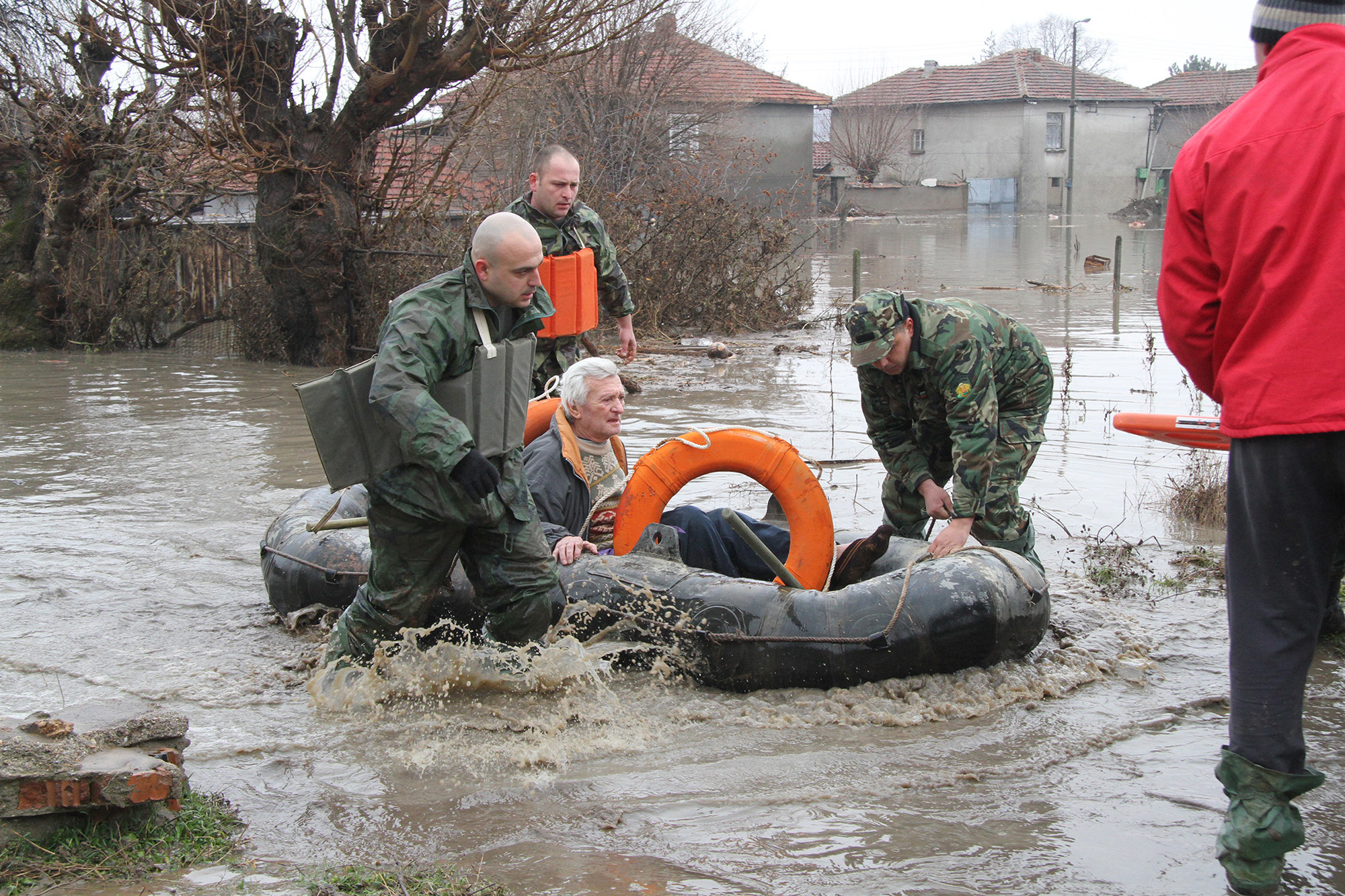Прокуратурата подхвана водната стихия
