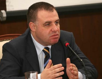 Развалени наденички натровили Мирослав Найденов