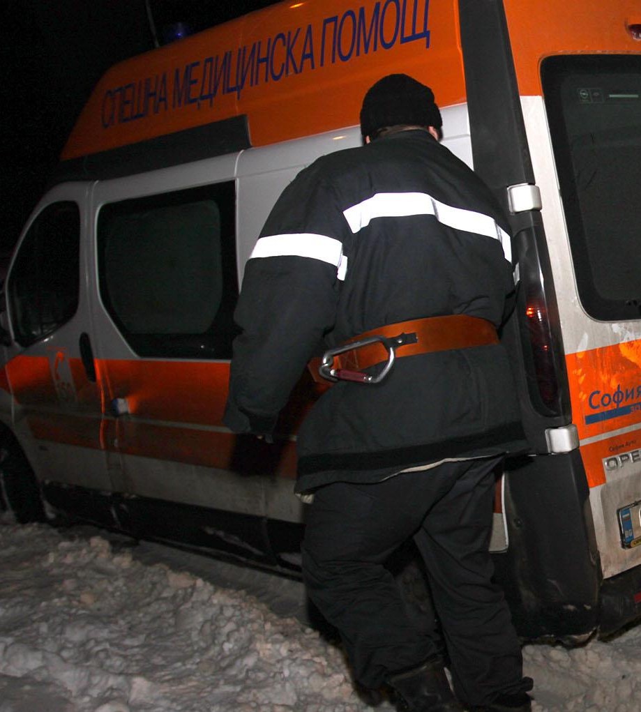 Влюбен хлапак опита да се обеси в банята