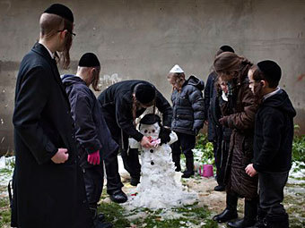 Снежна буря парализира Йерусалим