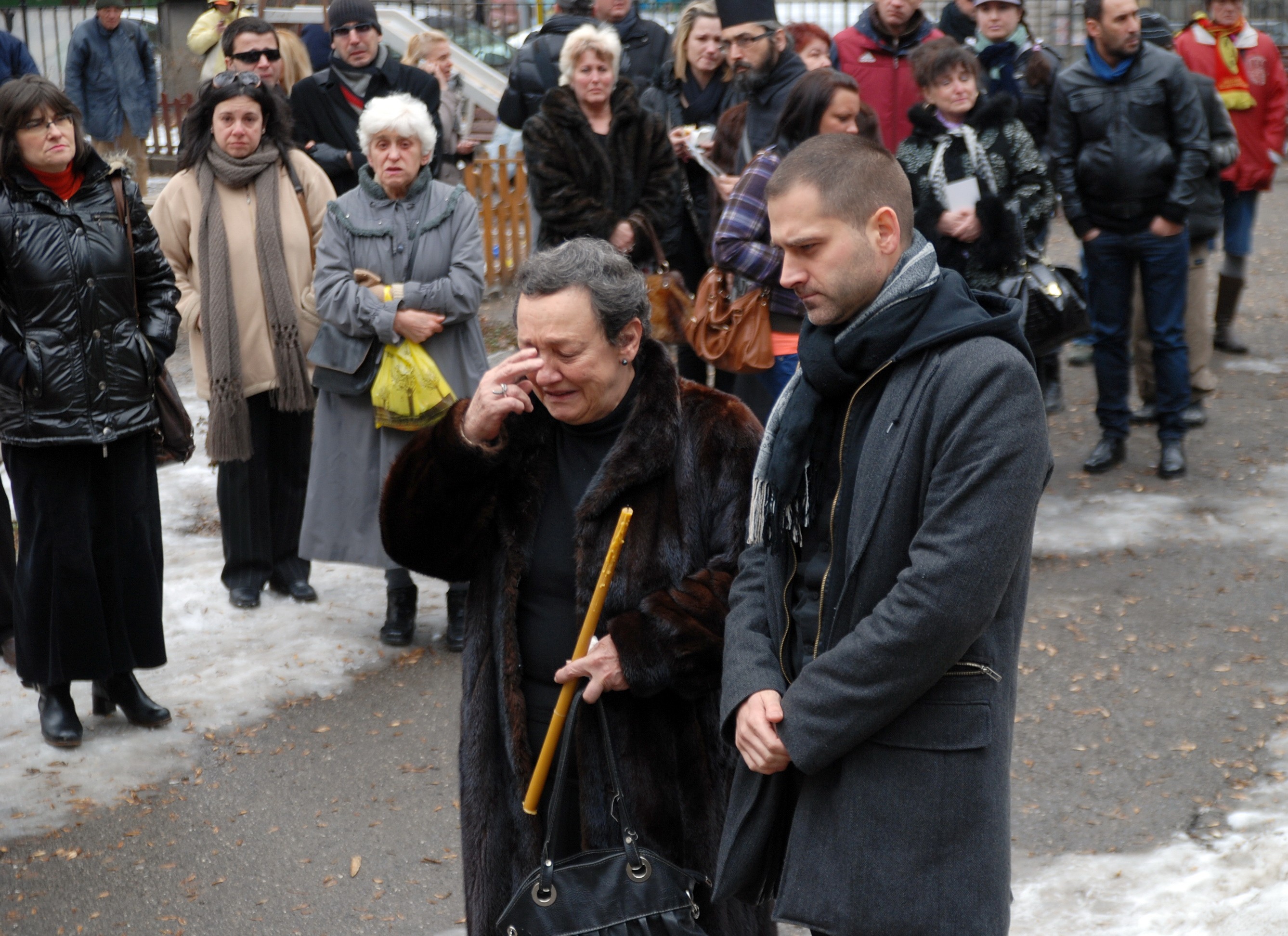 Майката Вера Дукова: Изплащам дълговете на Дим
