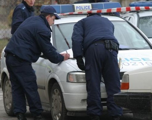 Спипаха рецидивист след среднощна гонка 