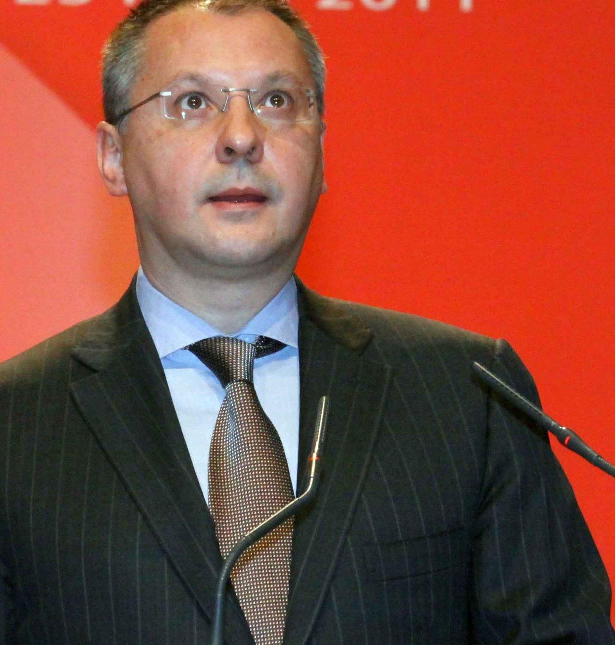 Станишев: Нямам амбицията просто да седя на лидерския стол