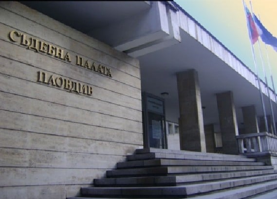 Трафикантите от Карлово остават в ареста