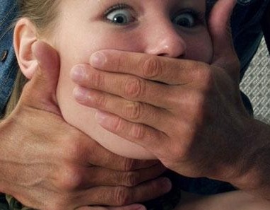 Баща изнасили дъщеря си в бунгало край Варна