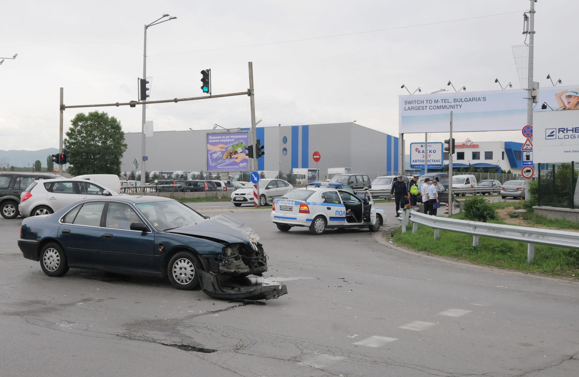 Пришиват ръката на пострадалия моторист (снимки)