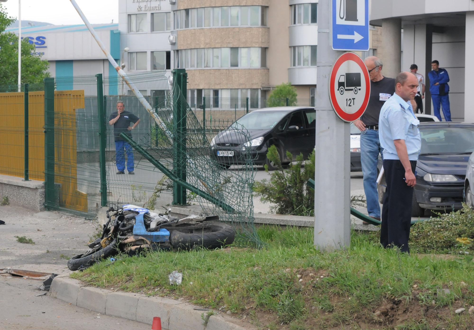 Пришиват ръката на пострадалия моторист (снимки)