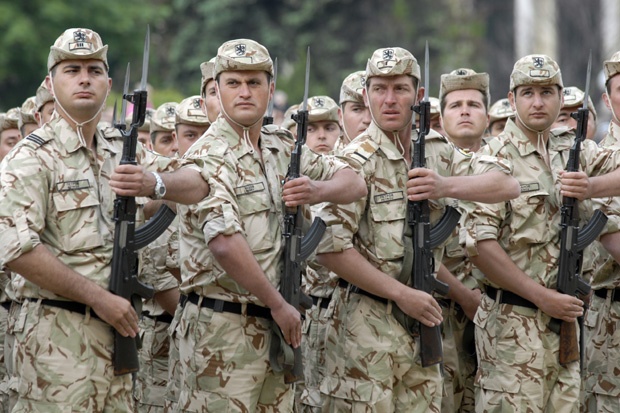 Армията готви кибервойници