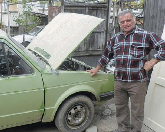 Голф стана електромобил, изминава 100 км срещу 2 лв.