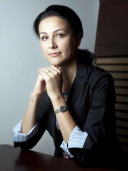 Сензация! Иконата на иранския протест Неда е жива и написа романа 