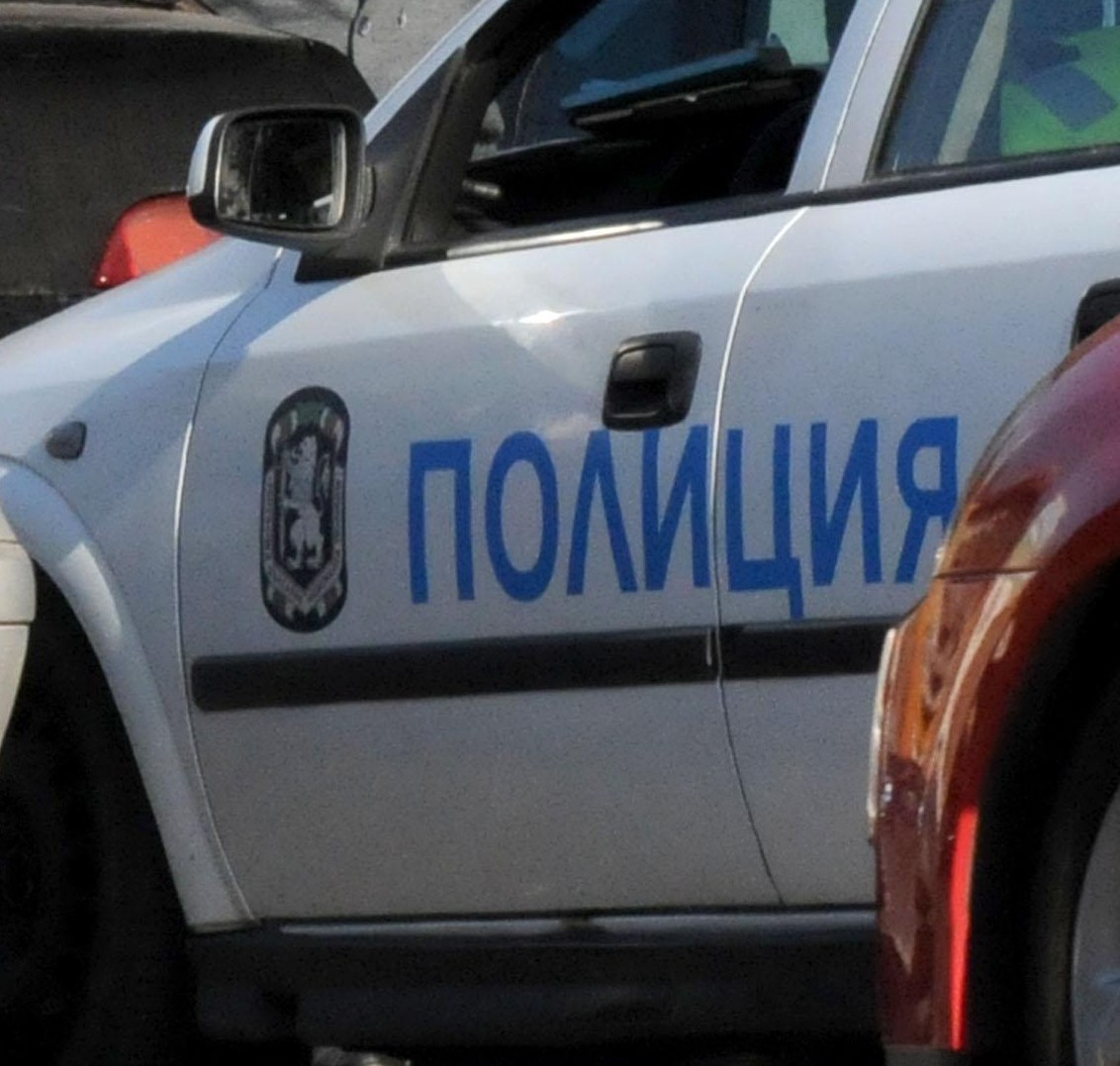Братя наритаха полицаи и ги пратиха в болница