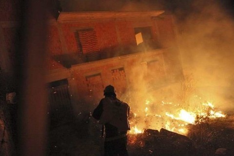 Пожар опожари 30 къщи в Македония 