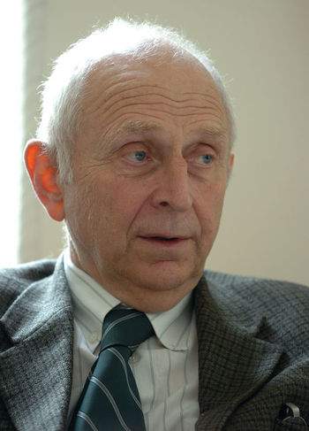 Актьорът от "Лавина" Велико Стоянов: Заради бившия шеф на КС Румен Янков мога да остана на улицата и да вляза в затвора!