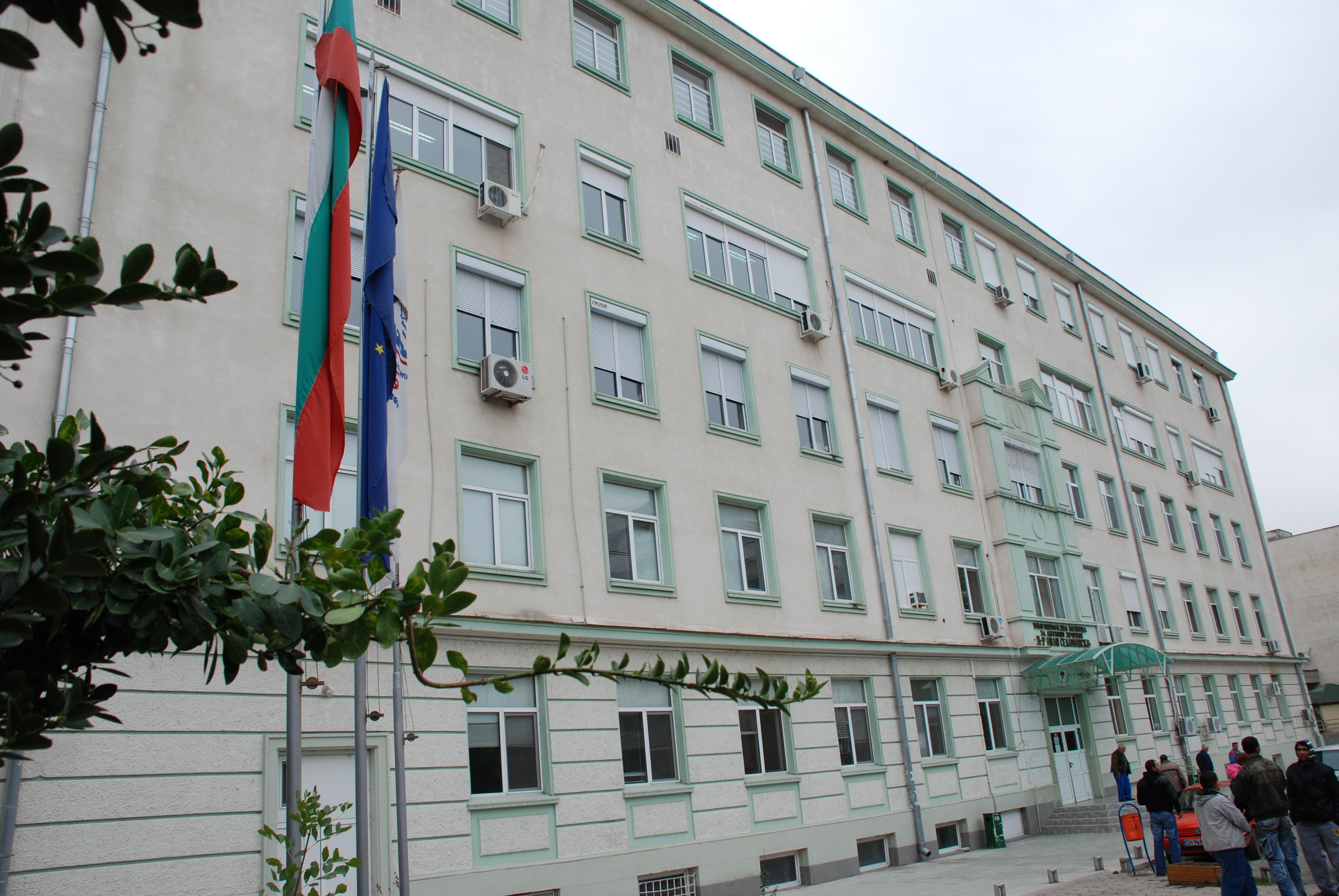 Мъж е наръган в корема край Сливен