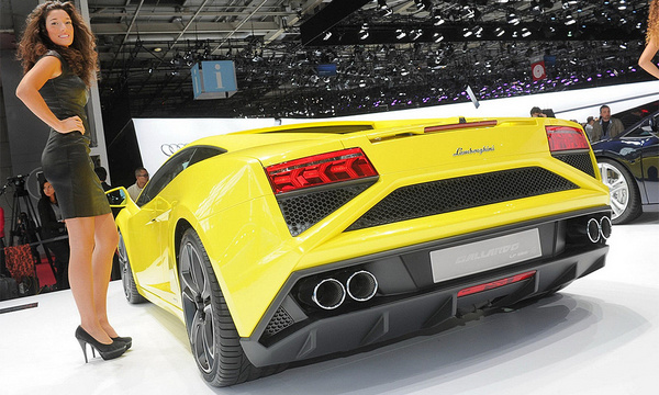 Разкриха как Lamborghini тества състезателната си хиперкола с V12 ВИДЕО