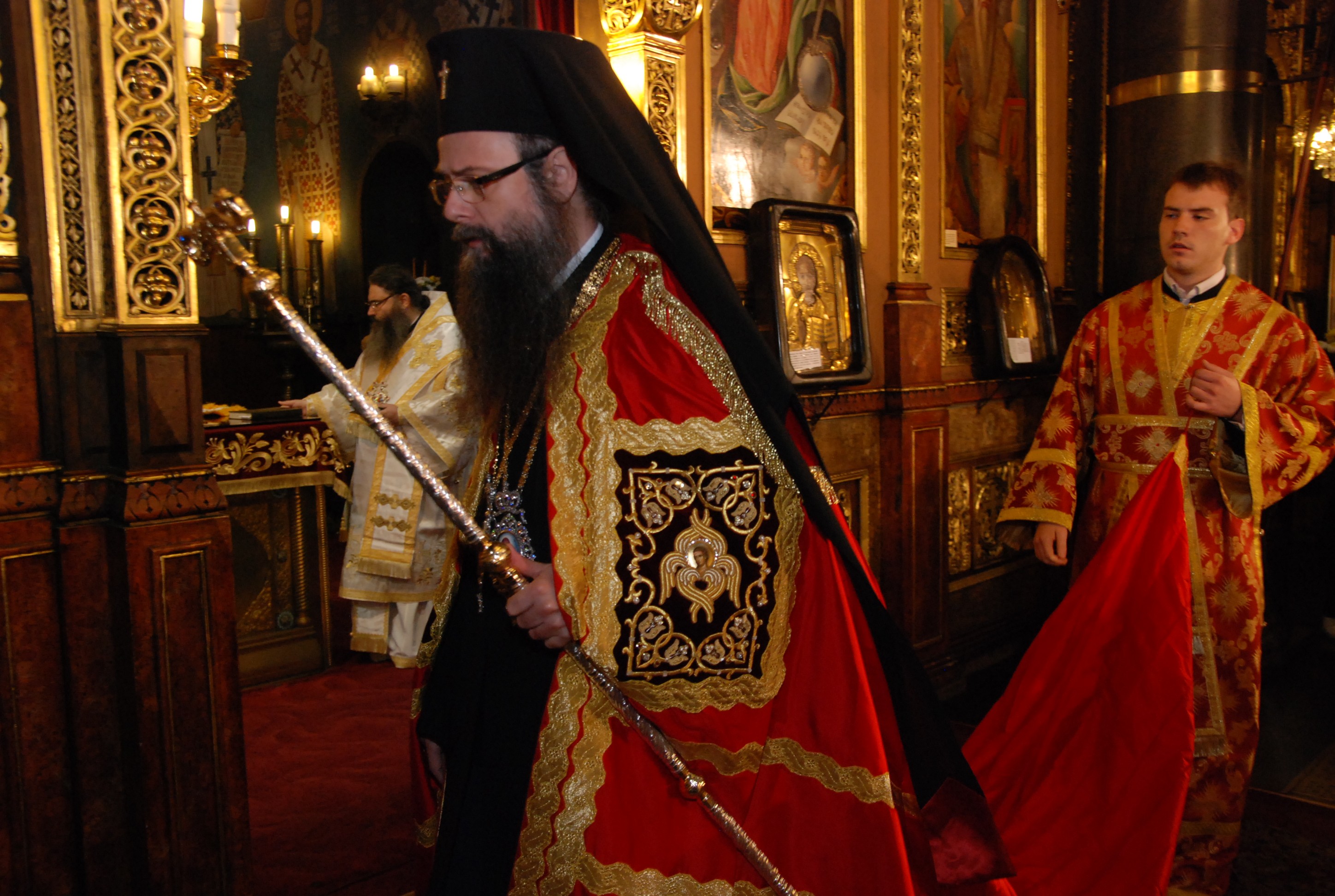 Свеждаме глави пред стотиците жертви на катастрофи, които губим всяка година
