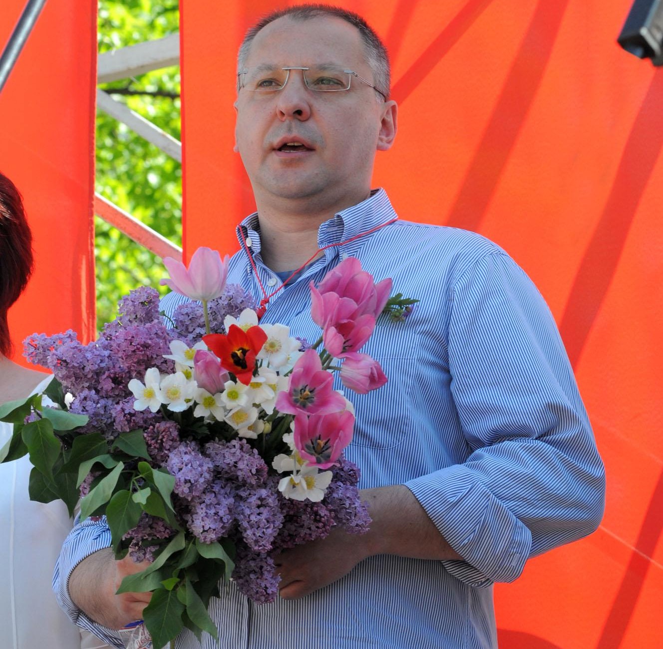 Станишев остана без пари за домати, дават му заем