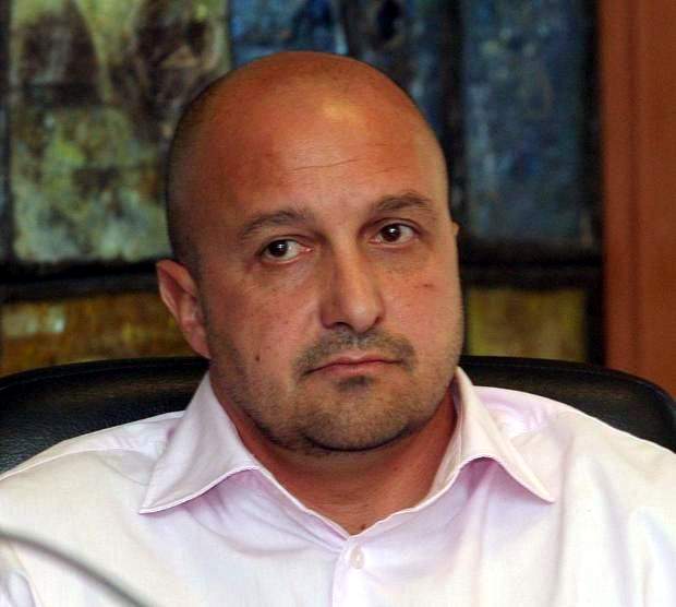 Прокълнатото шампионско кану на убития с един изстрел Петър Божилов