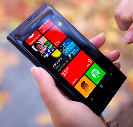 Nokia доставя 600 000 от Lumia 920 месечно