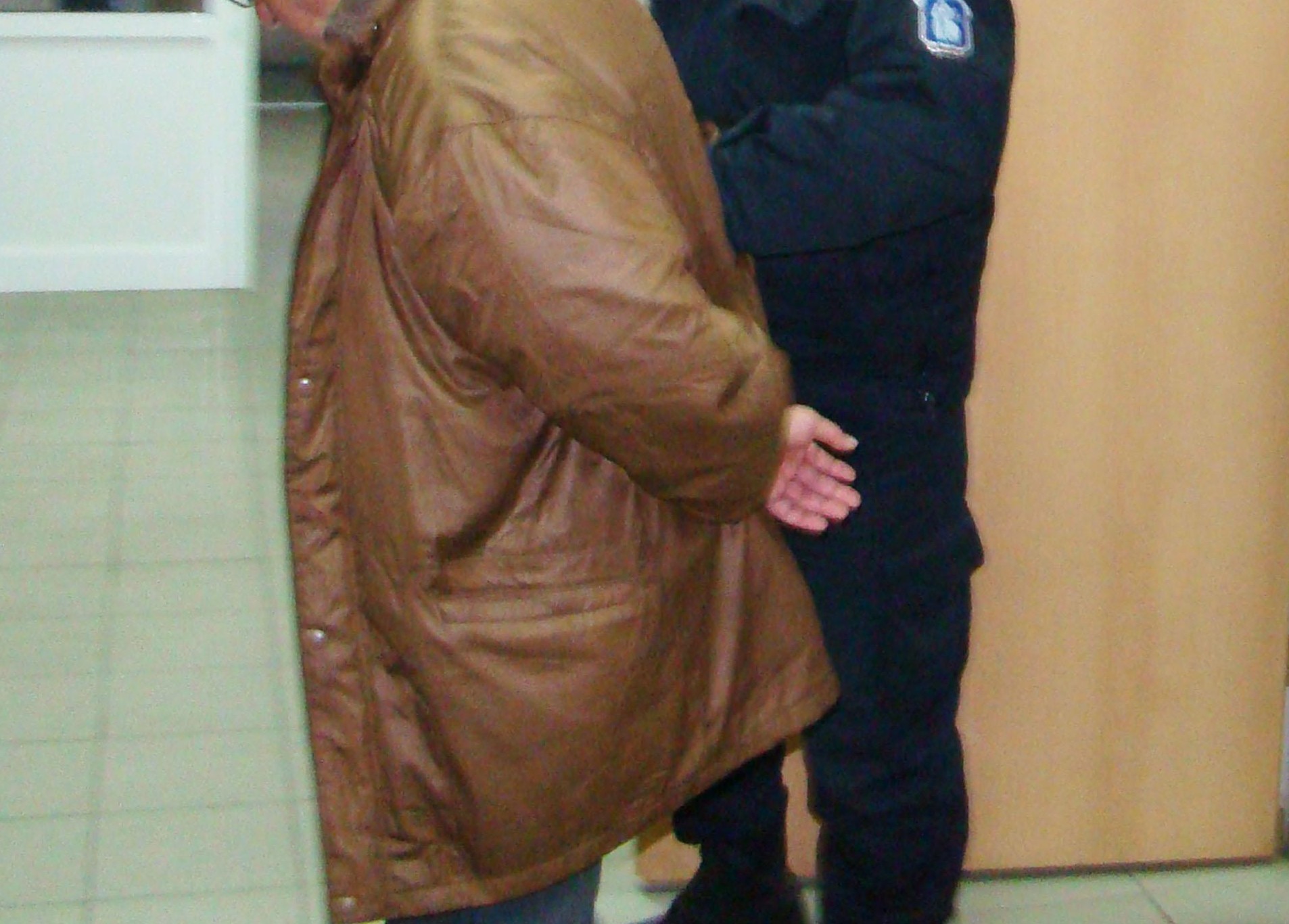 Задържаха сериен измамник в Перник