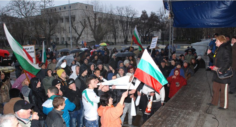 Рехав протест в Хасково заради дъжда