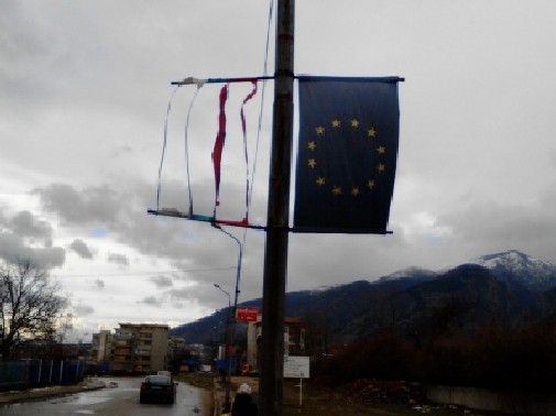 Ето ги знамената в града на Левски!