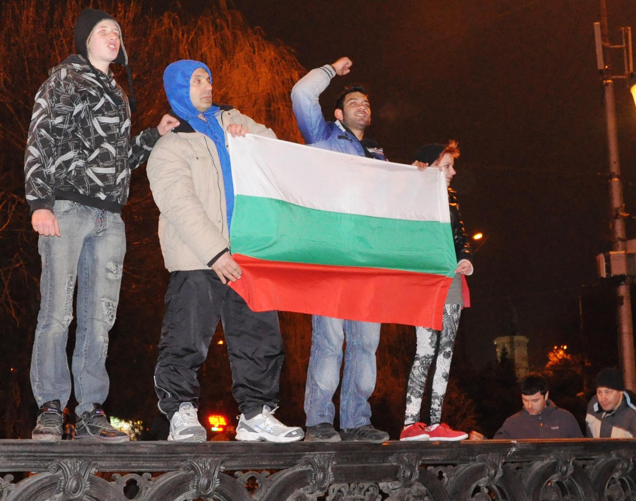 Столичният протест се раздели на две