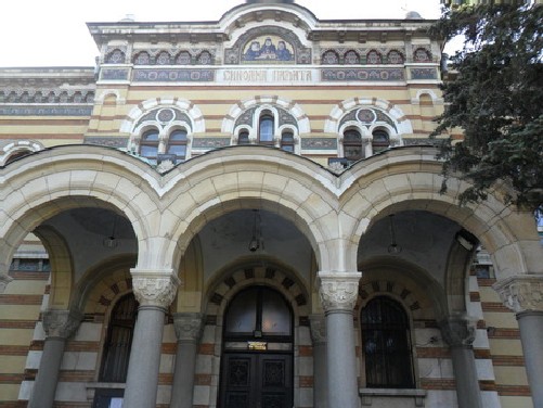Близо час продължава гласуването за патриарх