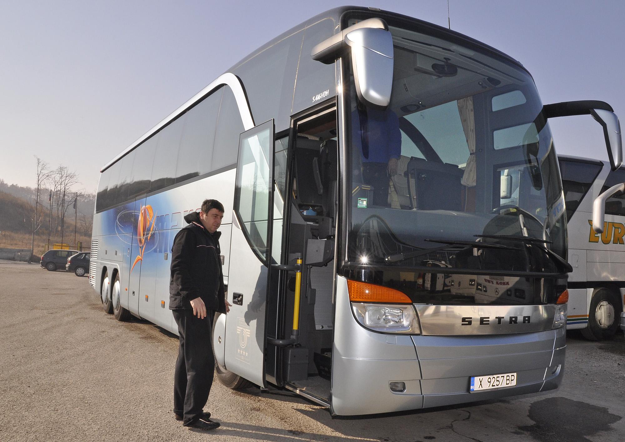 Отлагат монтирането на касови апарати в автобусите