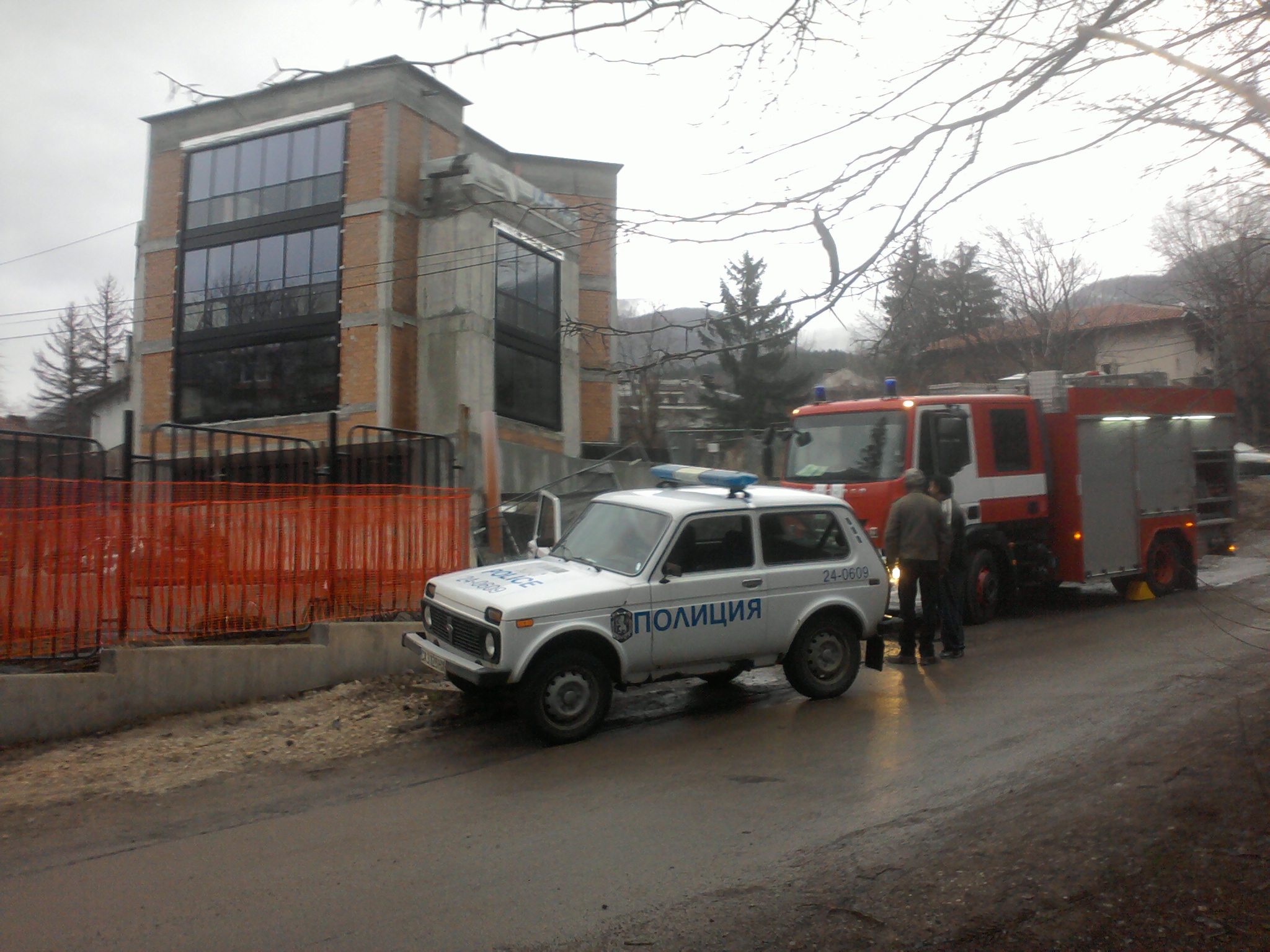 Кола горя в Бояна 
