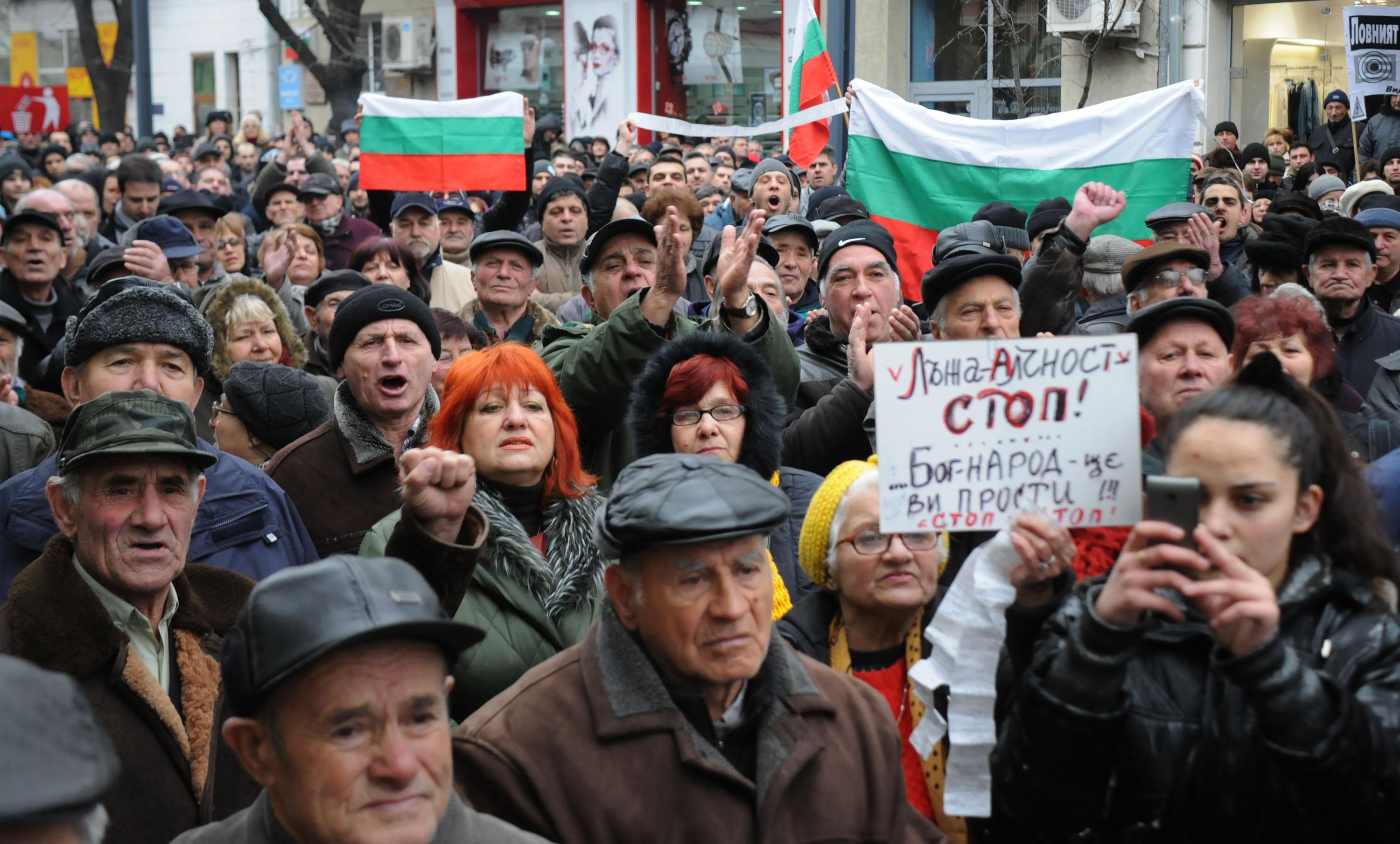 Община Бургас настоява за проверка за високите сметки за ток 