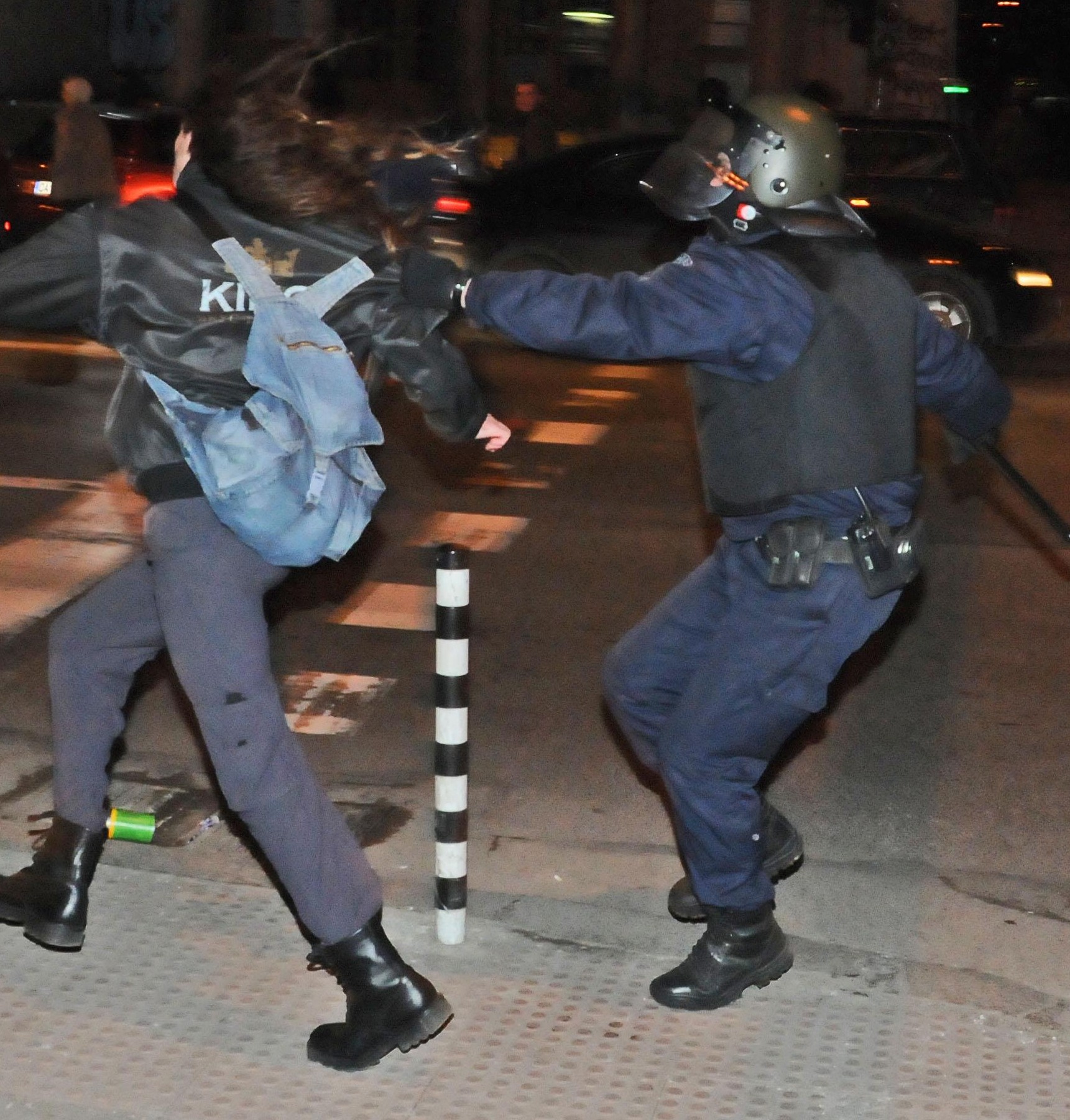 24-ма с палки, боксове и ножове са арестувани в София до 20 часа