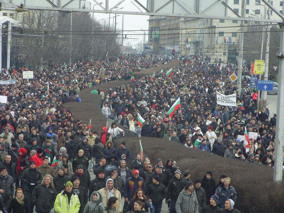 Избраха отец Георги за патриарх на протеста