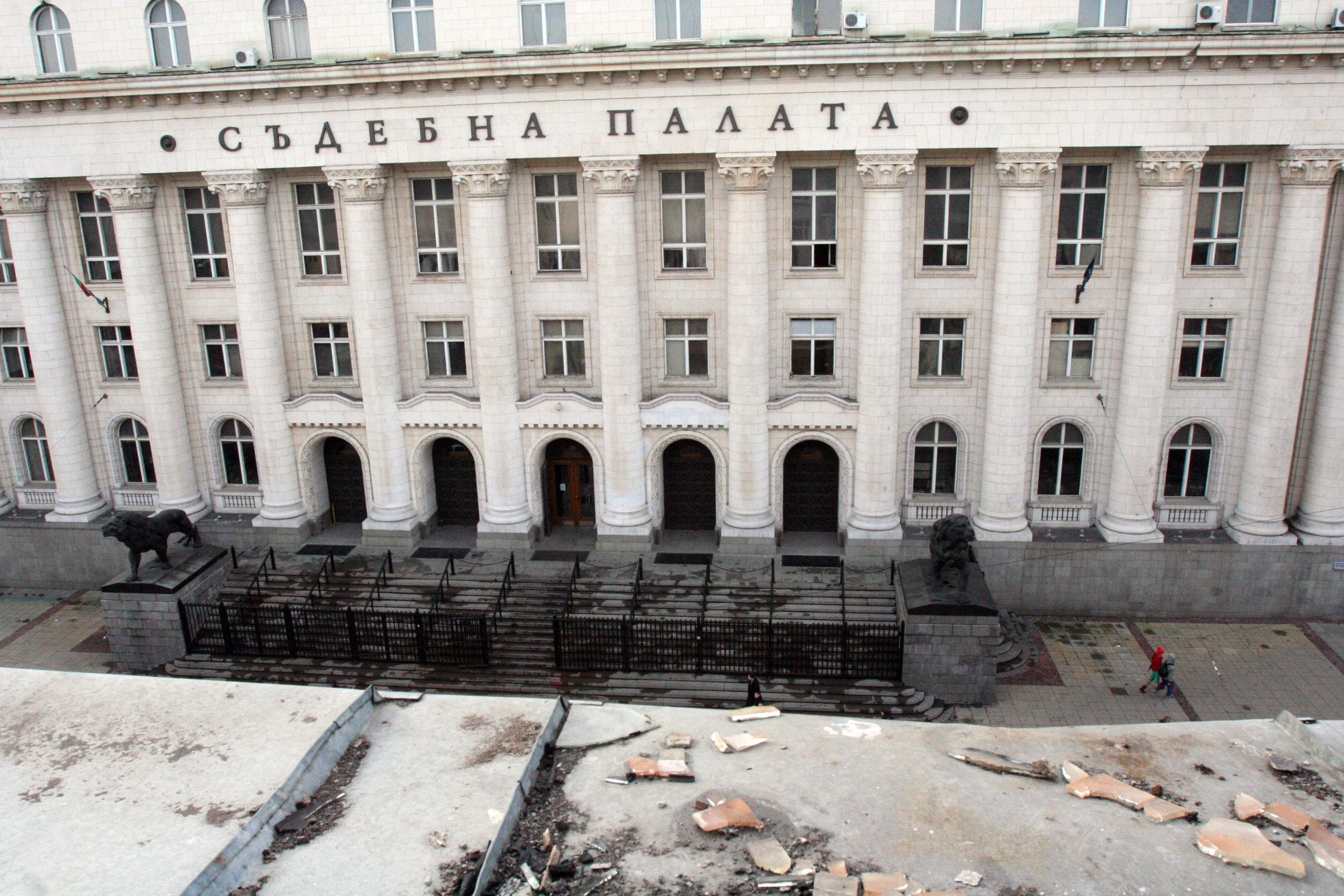 Глас на 112: Има бомба в Съдебната палата