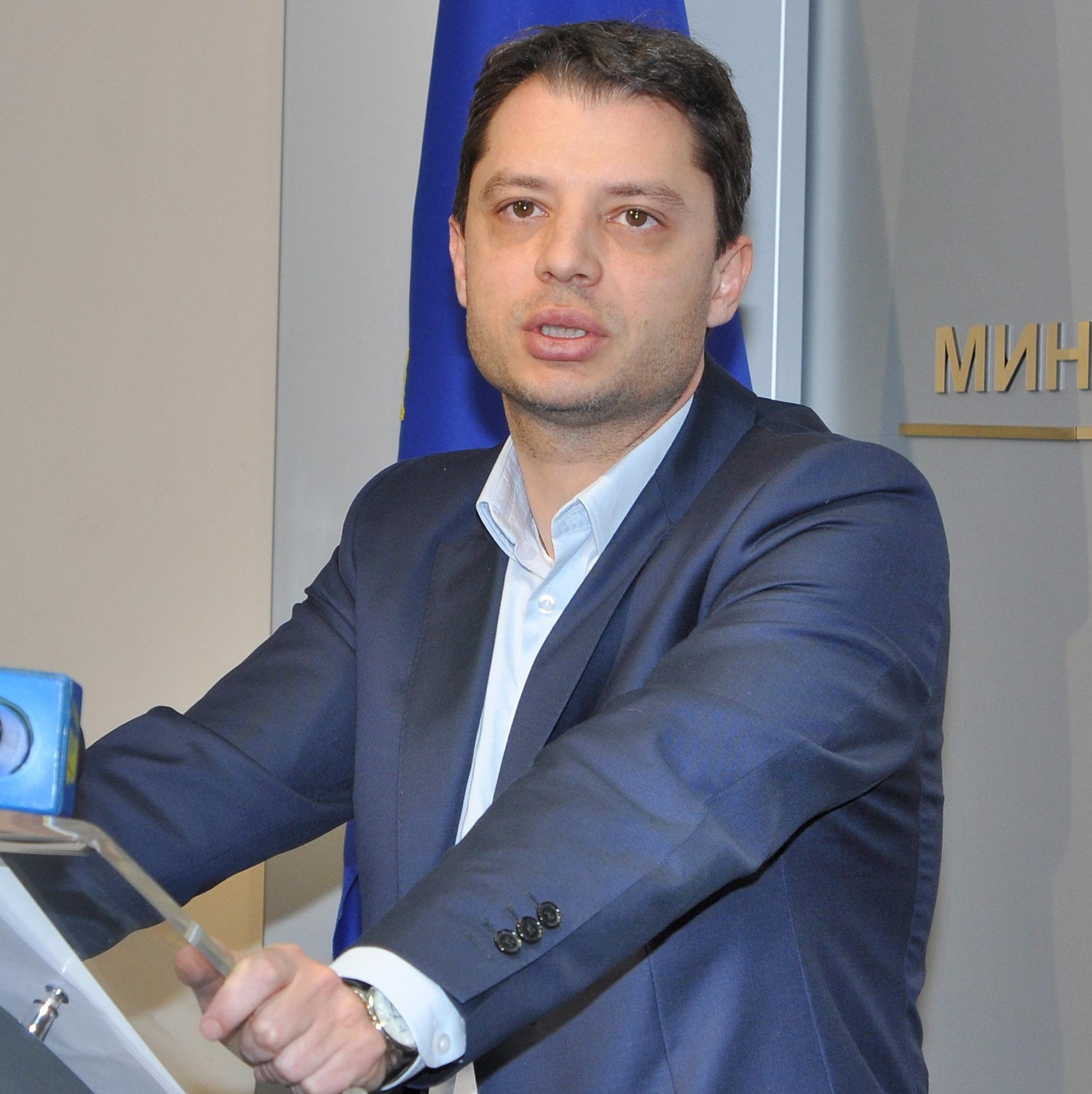 Делян Добрев предложи да няма зелена енергия в сметките за ток