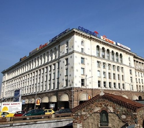 Шейх от Катар слага ръка на ЦУМ
