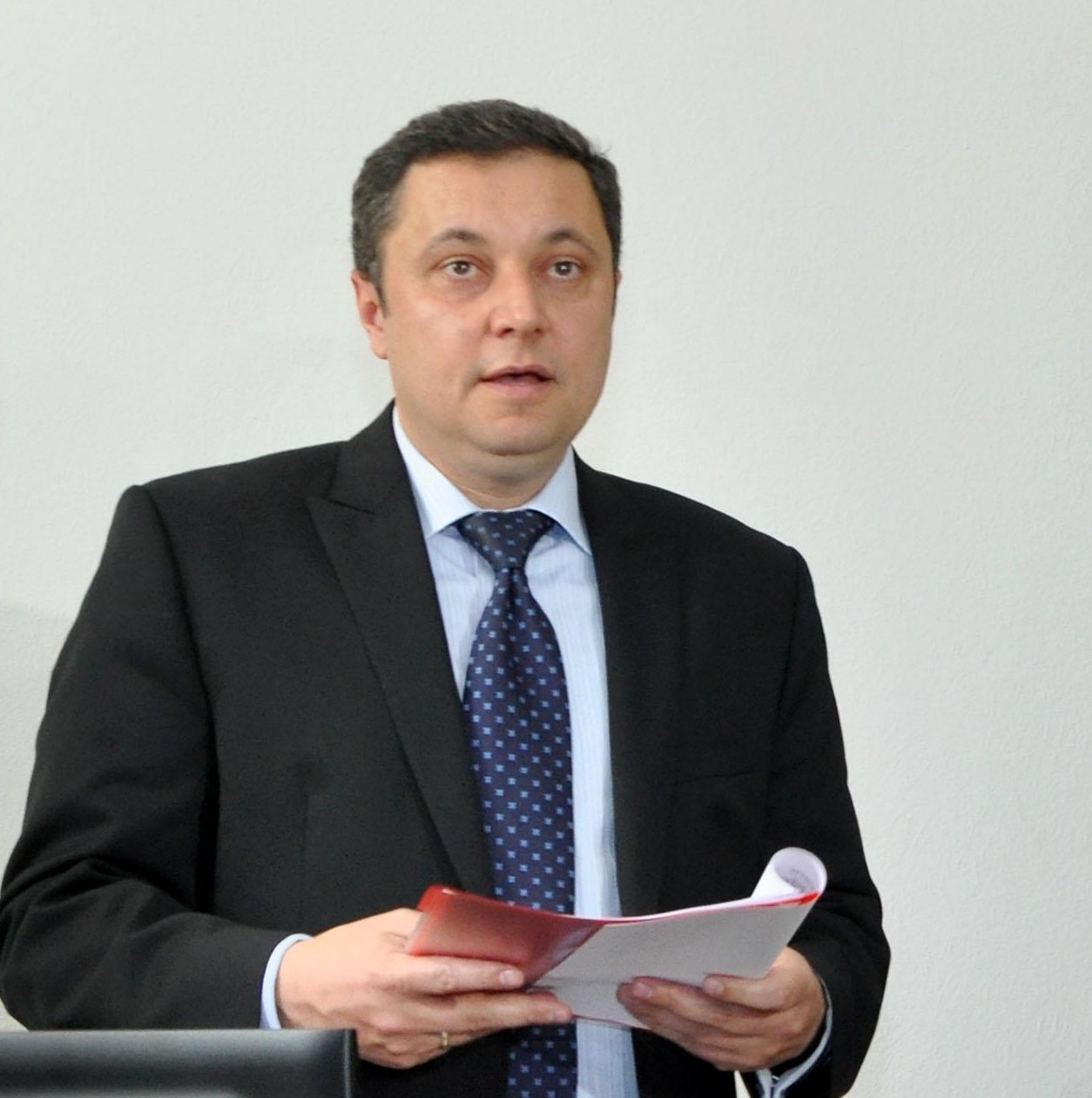Яне Янев изригна: Какво прави Огнян Донев в кабинета на президента?