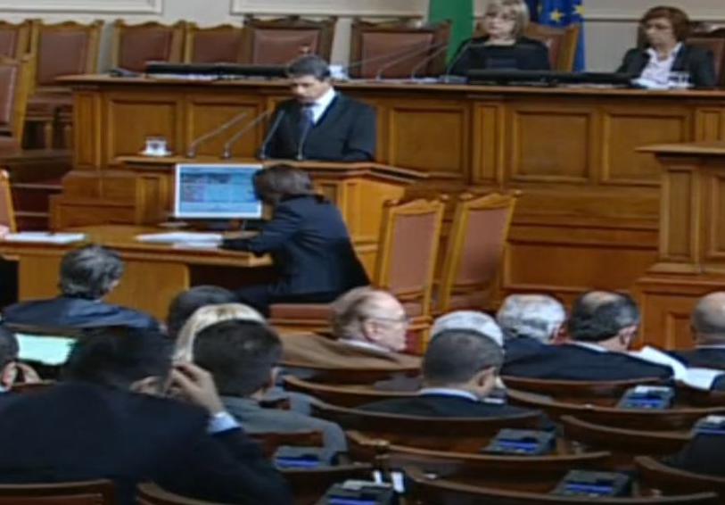 Чакат от Плевнелиев да посочи 19 май