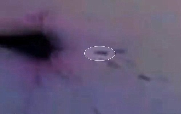НЛО е блъснало и взривило метеорита над Челябинск (ВИДЕО)