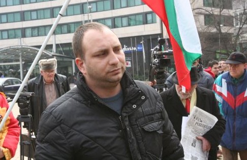 Протестиращите: Няма да стоим на една маса с олигарси