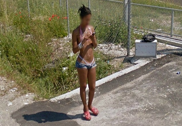 Хванати в акта: Google Street View засне жрици на любовта да си вършат работата (СНИМКИ)