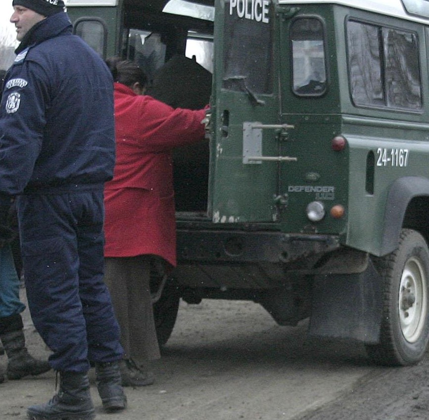 Задържаха за 24 часа родителите на трите изгорели деца