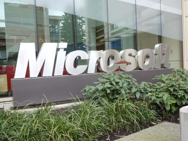 Брюксел глоби Microsoft с половин милиард евро