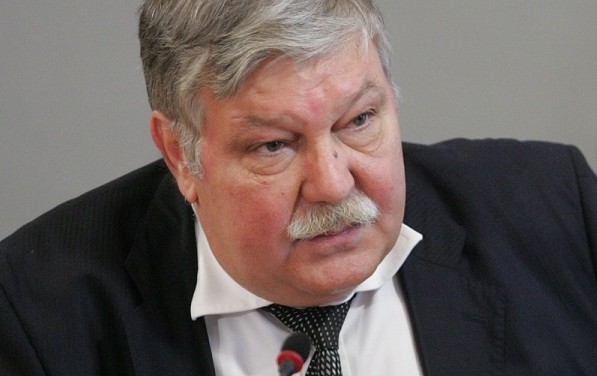 Раненият шофьор на Брендо е агресивен, псува похитителите 