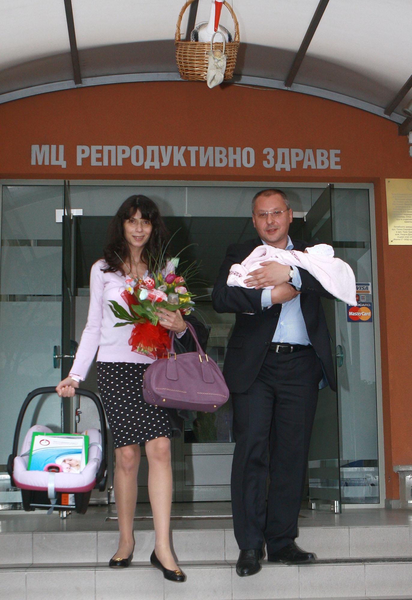Станишев и Моника чакат син